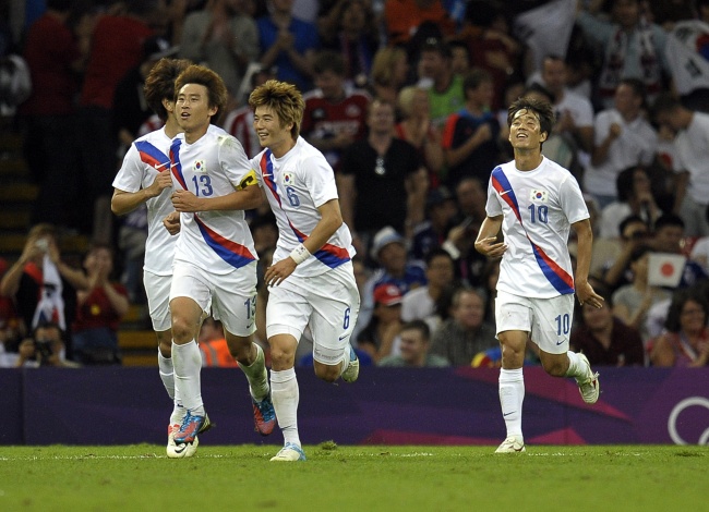 Corea del Sur ganó la medalla de bronce del balompié masculino de Londres-2012 al vencer 2-0 a su archirrival Japón. (EFE)