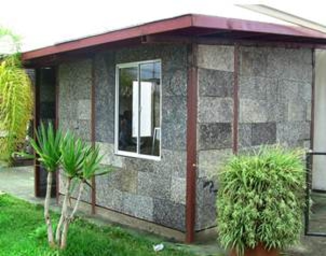 Mexicanos construyen casas ecológicas