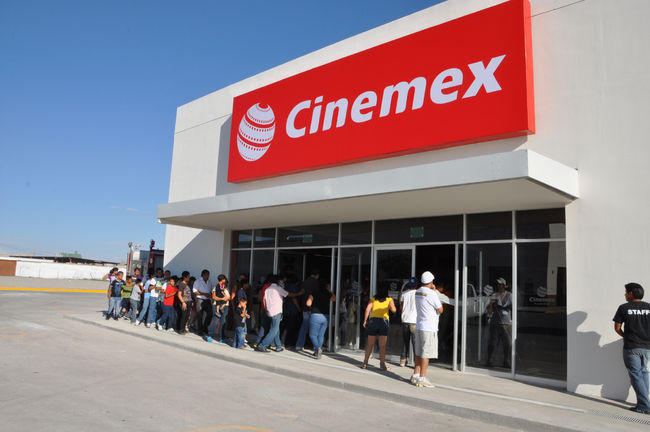 Apertura. Cerca de cinco millones de dólares se invirtieron en las salas de cine.