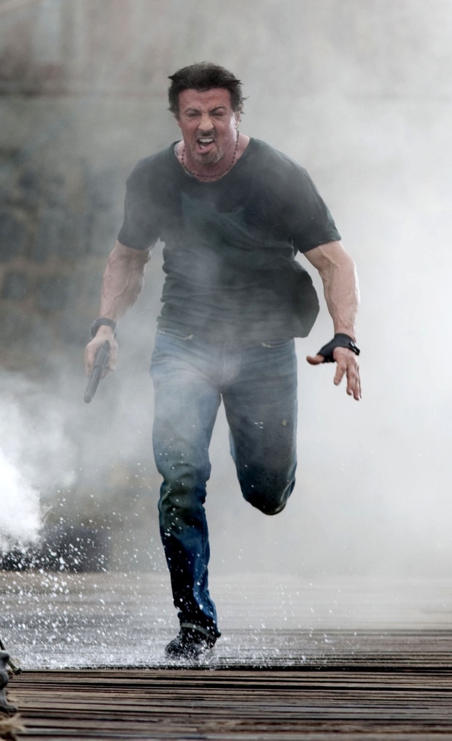 En su segunda semana de exhibición en cines de esta capital, la película estadunidense “Los indestructibles 2”, protagonizada y escrita por Sylvester Stallone, se ubicó como la favorita del público mexicano.