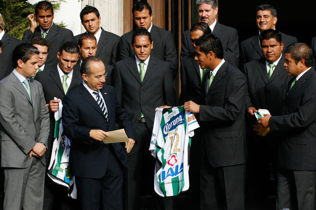 En 2008, los Guerreros fueron a Los Pinos luego de conseguir el título del Clausura de ese año, bajo la dirección técnica de Daniel Guzmán. (Jam Media)