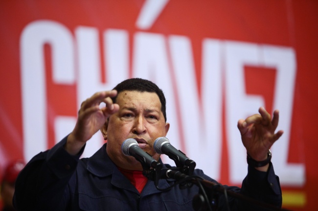 El último informe realizado por Consultores 30.11, publicado a finales de agosto, señala que desde el pasado febrero Chávez se mantiene en el 57 por ciento de intención de voto, frente al 33.7 por ciento del candidato opositor, Henrique Capriles. ARCHIVO