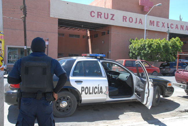 Ataque. En un nuevo ataque, ahora afuera de la Cruz Roja, murieron 2 agentes de la Policía Municipal.