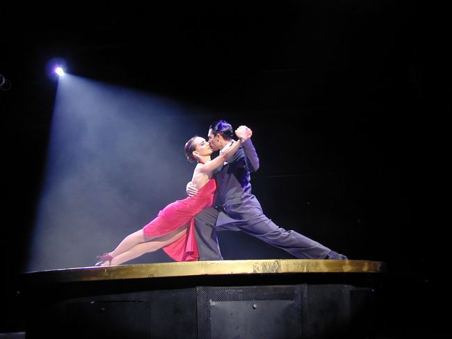 El espectáculo. Esta noche la agrupación Tango Corp contará la historia del tango en los escenarios del Teatro Isauro Martínez como parte del Festival Internacional de las Artes de Coahuila, entrada libre.