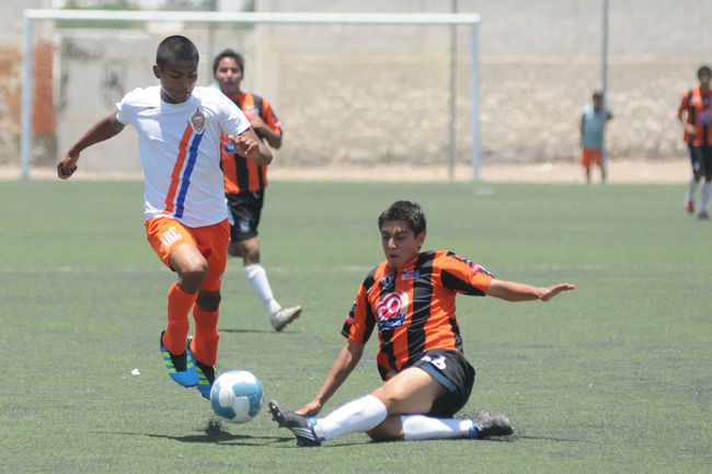 El Calor de San Pedro empató ayer a un gol con el equipo Santos Los Mochis en Segunda División de Talentos. (Archivo)