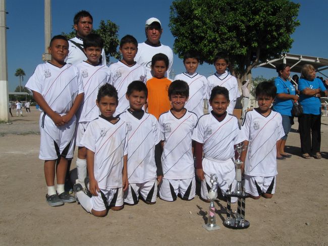 Los pequeños del Cefojur dominaron la categoría Sub 11 del Torneo Estatal de Futbol. Ayer ganaron la final 1-0 a la Escuela de Futbol Santos Lala.