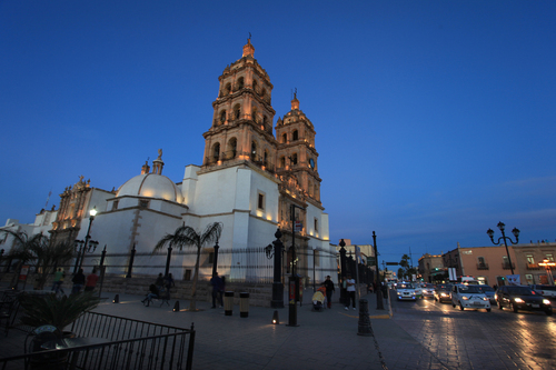 Cambio. Aunque la mayor parte de la Catedral Basílica Menor mantendrá el color blanco, elementos como la cúpula y el guardapolvo recibirán nuevas tonalidades.