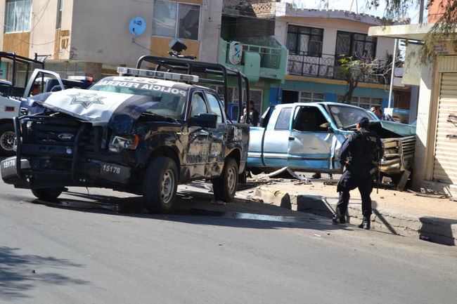 Colisión. Fuerte choque provocaron ayer los federales en Allende y Zaragoza.