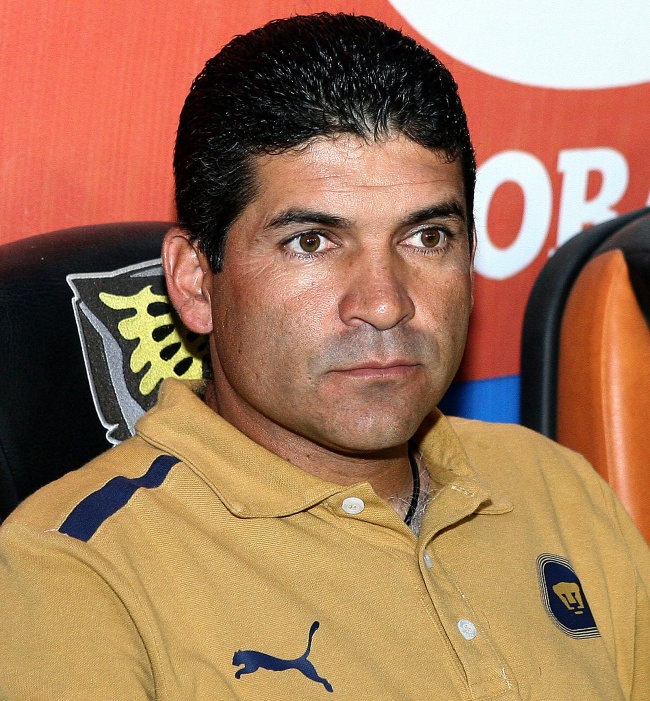 El Club Universidad Nacional A.C. oficializó este viernes a Juan Antonio Torres Servín como director técnico del primer equipo de Pumas de la UNAM. 
