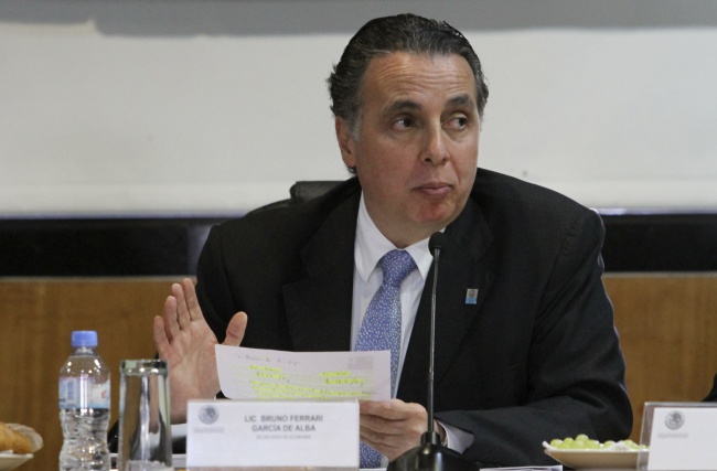El secretario de Economía fue internado en el Hospital Central Militar, de la Ciudad de México a causa de una trombosis cerebral.