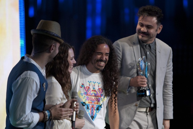 El Mundo Maya cedió su espacio por una noche a cantantes y grupos de todos los géneros, actores y conductores.
