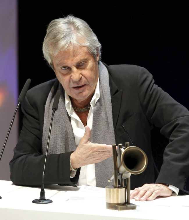 Fallece. El compositor español Juan Carlos Calderón murió de una insuficiencia cardiaca.