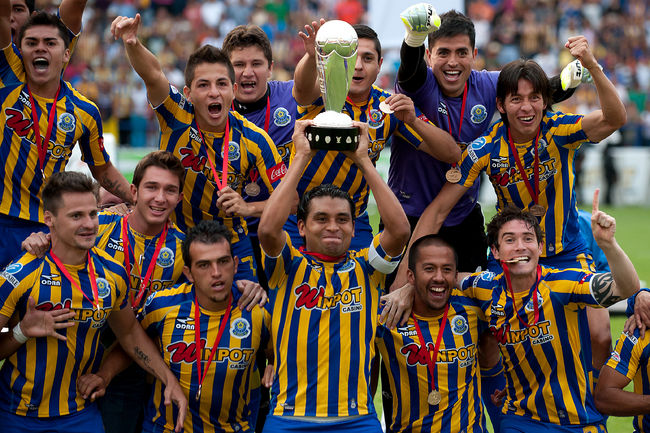 La Piedad frenó el paso invicto de Dorados, lo derrotó 3-1 (global 3-2) para coronarse campeón del Torneo Apertura 2012 de la Liga de Ascenso MX. (Jam Media)