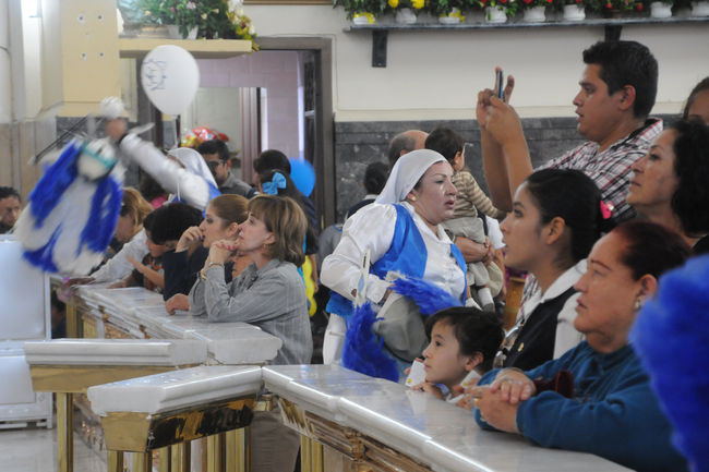 Fervor religioso. La fe hacia la Virgen de Guadalupe es uno de los principales elementos religiosos de miles de laguneros.