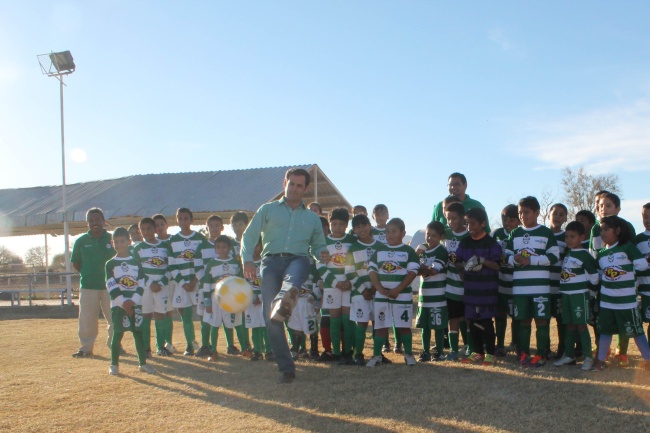El pasado martes fue inaugurada la Academia de Futbol Santos de Ciudad Juárez, Chihuahua, en donde el equipo verdiblanco tiene gran aceptación.