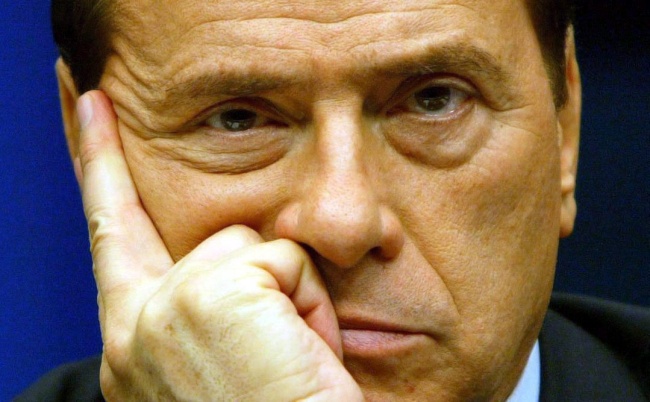 El ex primer ministro italiano Silvio Berlusconi deberá pagar a su segunda esposa Veronica Lario tres millones de euros al mes como pensión compensatoria por el divorcio.