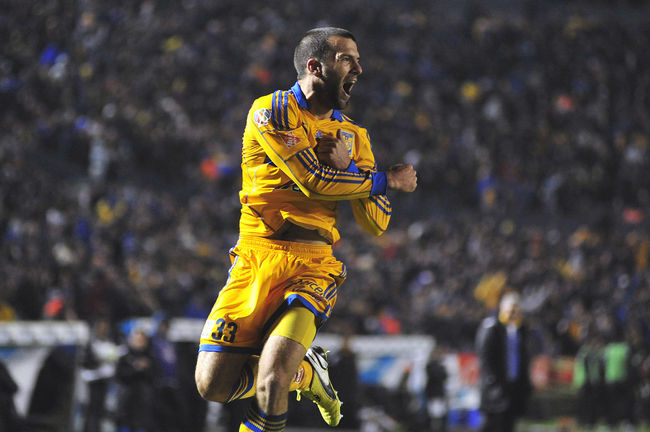 Debuta con triplete. Emanuel Villa se convirtió en la figura de la jornada uno al anotarle tres goles al Jaguares.