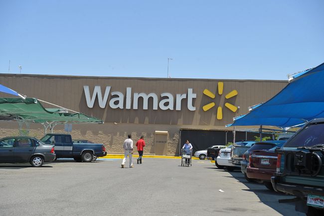 Acciones.  A pesar de los escándalos, la acción de Wal Mart es la preferida entre los inversionistas.