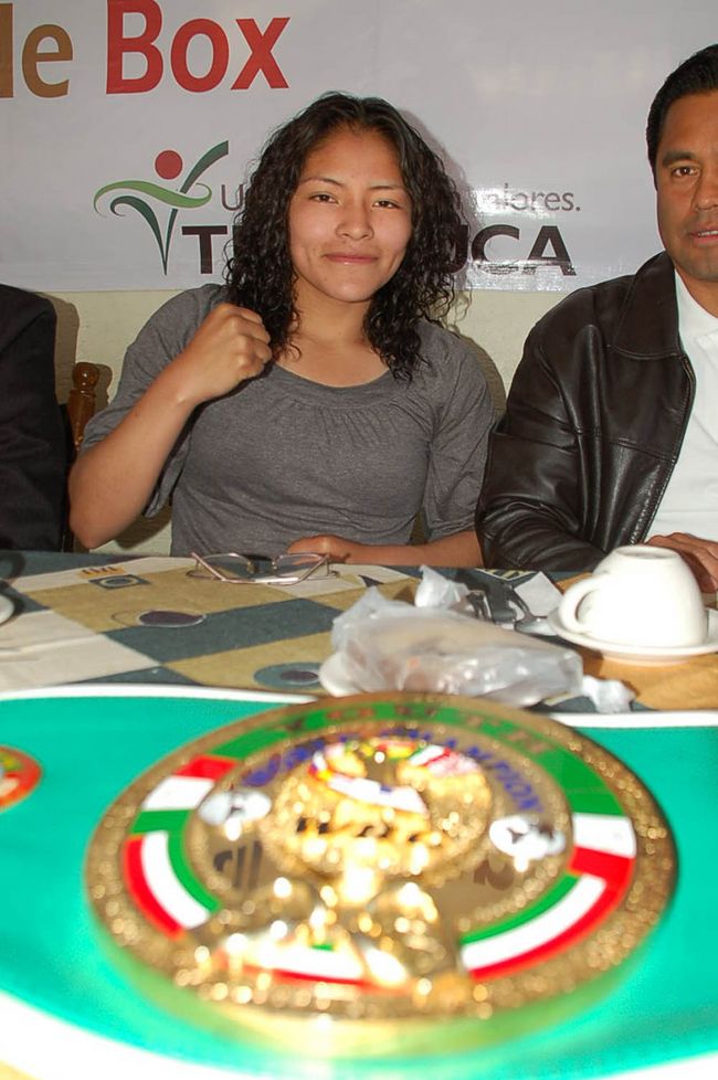 La mexiquense Ibeth Zamora se prepara en busca de su mayor ilusión en el boxeo, ceñirse el cinturón minimosca del Consejo Mundial de Boxeo. Anhela Ibeth Zamora el cinturón del CMB