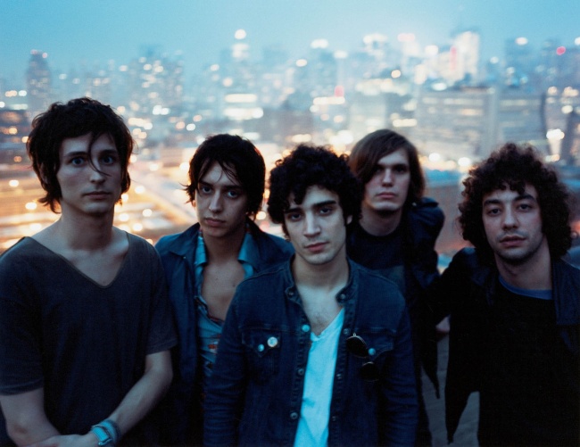 The Strokes revolucionaron el rock de la década pasada con su exitoso disco debut de 2001, 'Is this it', en el cual se incluyen canciones como 'Hard to explain' y 'Last nite'.