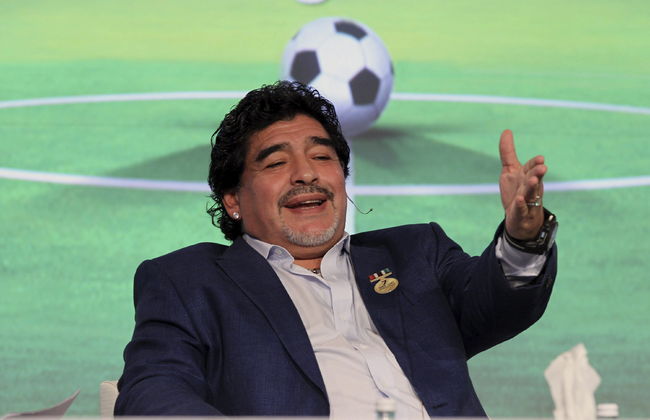 Diego Armando Maradona sueña con una selección donde estén su hijo y su nieto. (EFE)