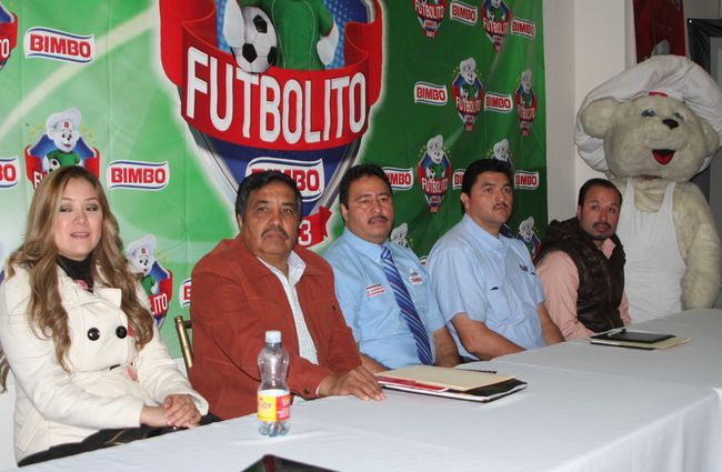 Durante el mes de abril se pondrán en marcha las acciones del Torneo Futbolito 2013, mismo en el que tomarán parte alumnos del quinto y sexto grado del nivel primaria. Ayer se dieron a conocer los pormenores del mismo. 