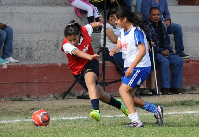 La próxima semana arrancarán las acciones de la Copa Coca Cola de Futbol en su décima sexta edición. Miles de jóvenes darán vida al certamen. Por iniciar la XVI Copa Coca Cola 