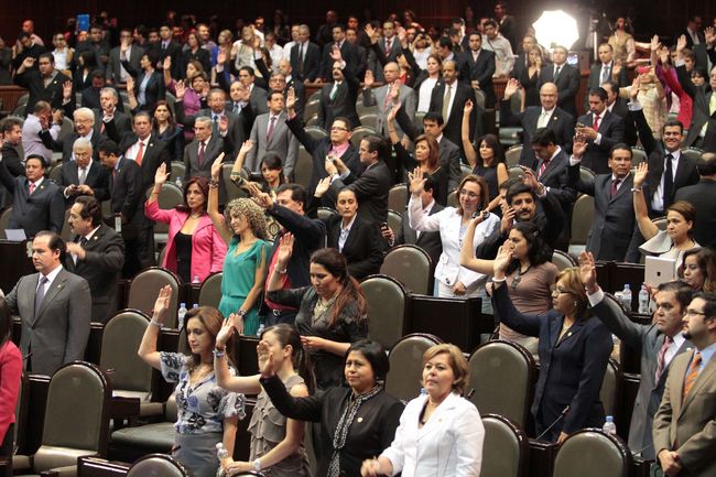 Reforma favorable. De acuerdo con los diputados del Partido Revolucionario Institucional, los cambios a la Ley del Instituto Mexicano del Seguro Social favorecerán a los padres.