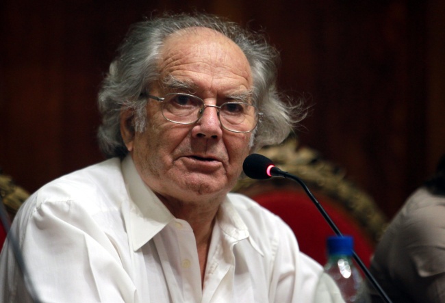 “No considero que Jorge Bergoglio haya sido como cómplice de la dictadura, pero creo que le faltó coraje para acompañar nuestra lucha por los derechos humanos en los momentos más difíciles”, señaló Pérez Esquivel. EFE