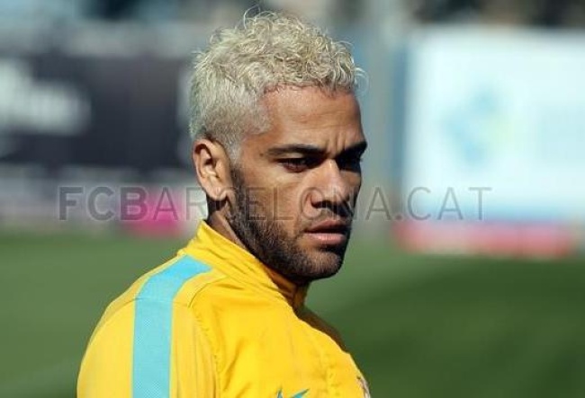 El nuevo look de Alves. (Barcelona)