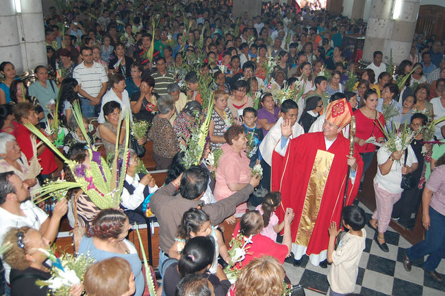 Empieza. Diócesis de Gómez Palacio inicia festividades de la Semana Mayor con la celebración del Domingo de Ramos.