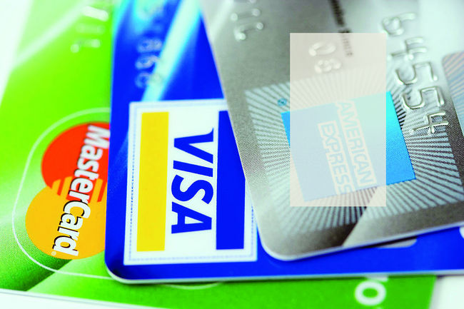 Alcanzan tarjetas de crédito cifra récord
