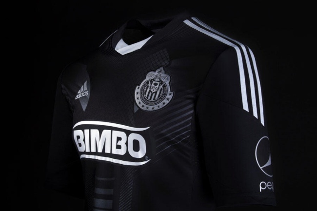 La nueva camiseta del Rebaño Sagrado. (Club Chivas)