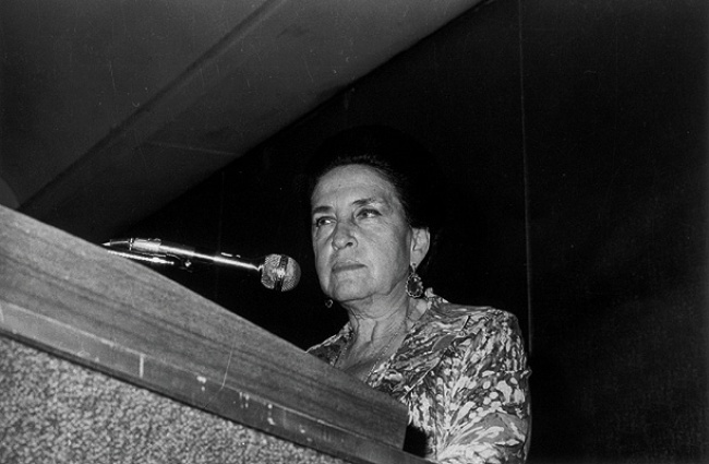 A 100 años del nacimiento de la escritora y política Griselda Álvarez Ponce de León, que se cumplen este viernes, es recordada como una luchadora social que abrió camino en la política para el género femenino, pues fue la primera mujer en gobernar un estado en este país.