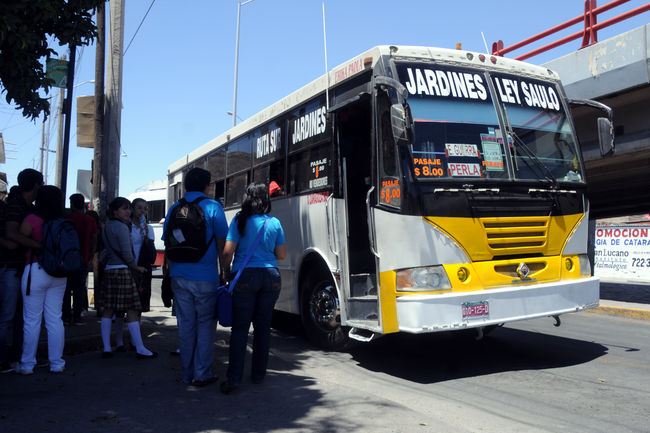 Se quejan. Usuarios aseguran que el servicio en los camiones en Torreón tiene muchas deficiencias.