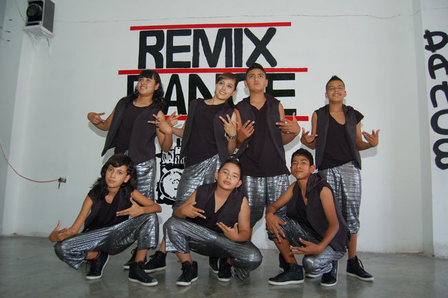 Proyecto social. Unos treinta jovencitos adoptaron el género del hip hop como una medida para evitar caer en vicios y pandillas y se unieron al grupo Remix Dance.