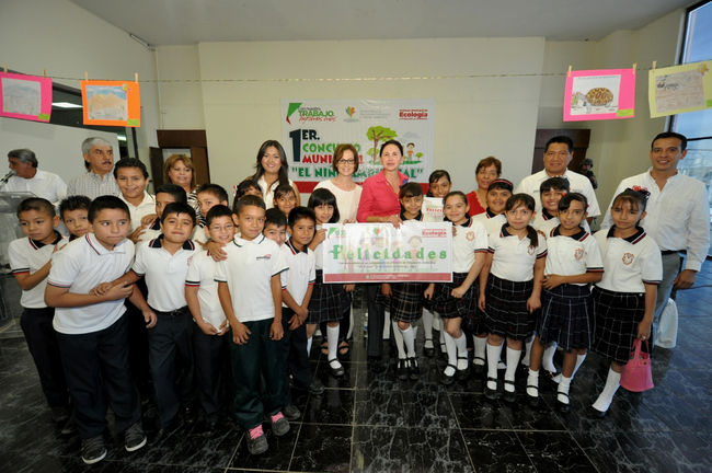 Premiación. Se entregaron reconocimientos a los ganadores del primer concurso 'El niño ambiental'.
