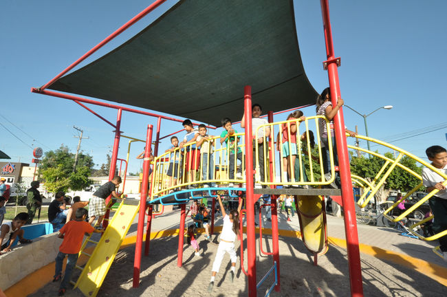 Entrega. La intención es seguir rehabilitando las plazas que se ubican en colonias para que más familias las visiten.