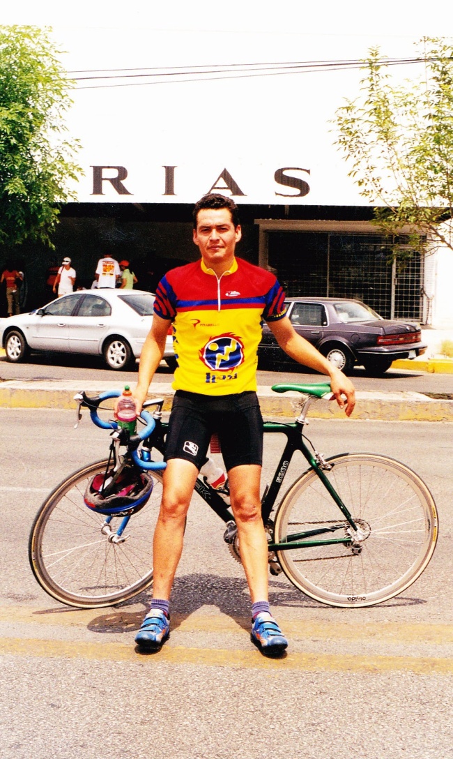 El ciclista lagunero Ricardo de la Fuente Gallegos murió anteanoche víctima de una distrofia muscular. 