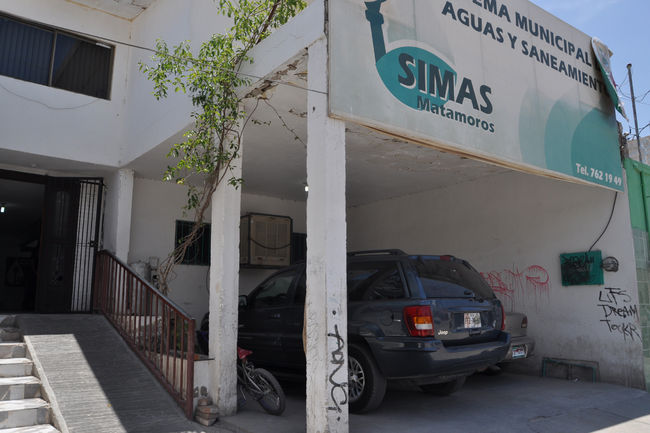Edificio. Actualmente se encuentra funcionando las oficinas del SIMAS y los ciudadanos pueden acudir.