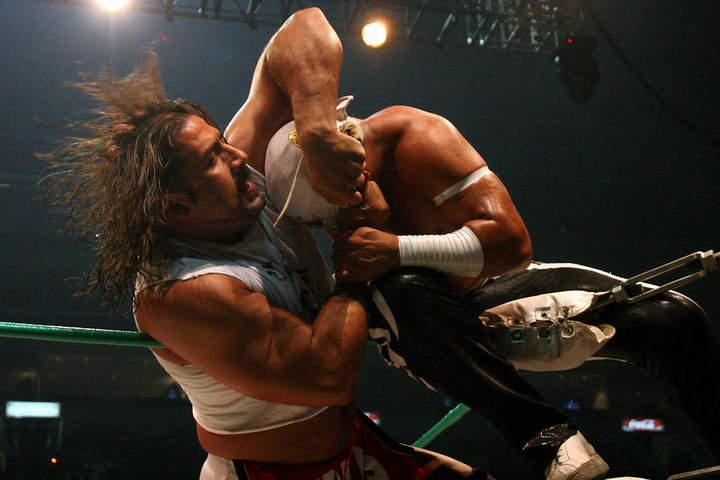 El Consejo Mundial de Lucha Libre (CMLL) ha confirmado el fallecimiento del luchador mexicano Héctor Garza. Muere luchador Héctor Garza víctima de cáncer