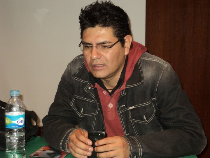 El oficio.- Alejandro Almazán ha publicado crónicas que retratan la violencia. Ha obtenido tres veces el Premio Nacional de Periodismo.