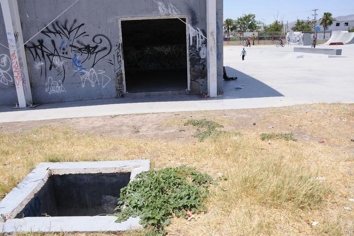 Saqueo de puertas y accesorios, grafiti, robo de tapas de registros, son comunes en el Skate Park de esta ciudad ante la falta de vigilancia policiaca.