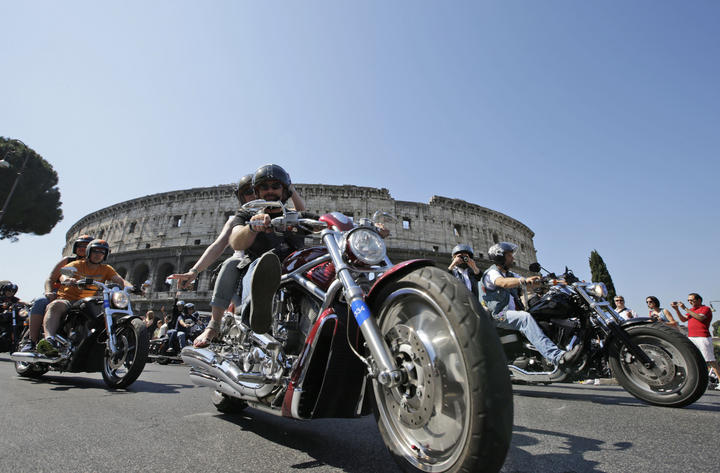 Miles de motociclistas invaden Roma El Siglo de Torre n