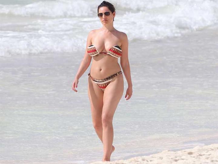 La visita de Brook no pasó desapercibida por lo paparazzis ya que la captaron luciendo su figura mientras disfrutaba de la playa en Cancún. (Internet)
