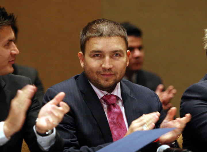 Alfonso Lizárraga, clarinetista de Banda El Recodo, señaló que el primer sencillo del nuevo disco de la agrupación, será un regreso al género ranchero.