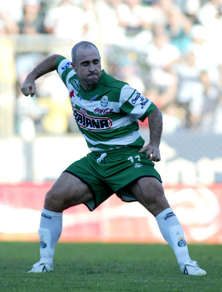 Rodrigo ‘Pony’ Ruiz, uno de los jugadores símbolo del club albiverde, será homenajeado el 26 de julio por el Club Santos Laguna, luego de ser nombrado ‘Guerrero de Honor’ y ‘Santo Inmortal’.