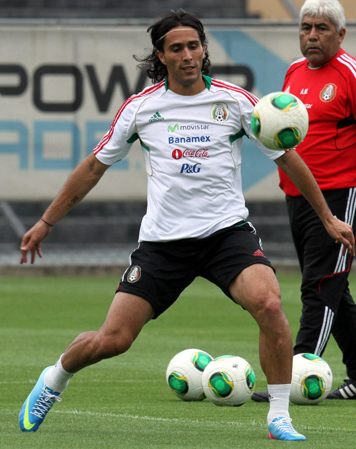 El delantero Aldo de Nigris, reportó hoy con Chivas de Guadalajara, luego de su regreso al país procedente de la Copa Confederaciones Brasil 2013. (Archivo)