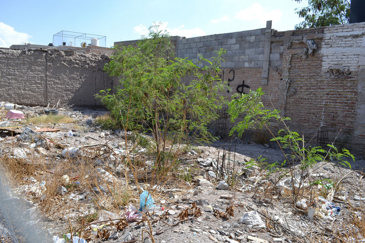 Zona de desecho. Un terreno ubicado entre Zacatecas y Seis de Octubre es actualmente un lugar donde se depositan de manera ilegal escombro y otros desechos domésticos.