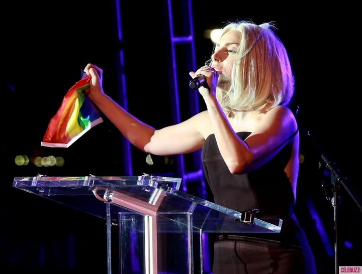 Se manifiesta. La cantante dio un discurso ante la comunidad lésbico gay en Nueva York.